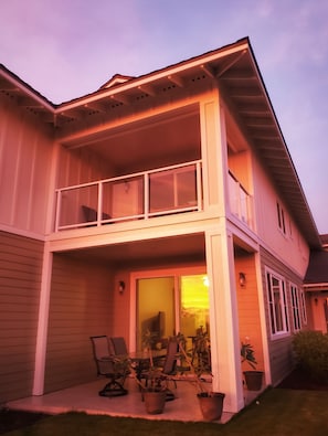 Welcome to Hale Nanea Lani! Golden glow reflected from spectacular sunsets