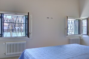 double bedroom, Grand Canal view