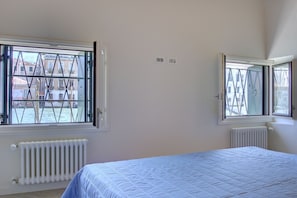 double bedroom, Grand Canal view