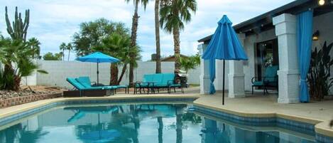 Private back yard pool