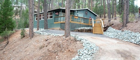 Bailey`s Cabin - Cozy Cabins Real Estate, LLC Ruidoso NM Vacation Rental 2 Bedroom 2 Bath Cabin