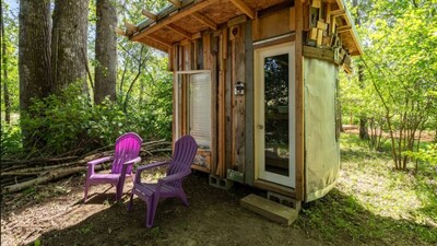 Kalama Hideaway, Rustic Getaway Sleeps  25 