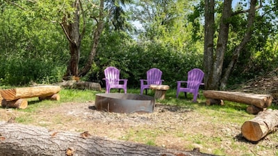 Kalama Hideaway, Rustic Getaway Sleeps  25 