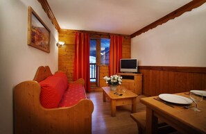 Welcome to our cozy and rustic apartment in Oz en Oisans!