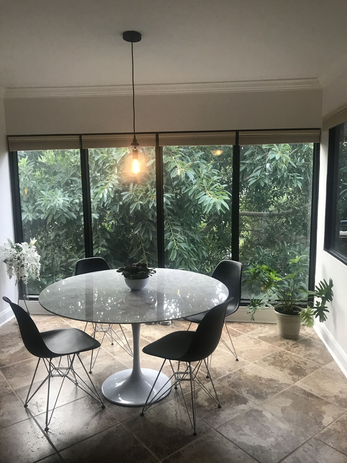 Private corner condo in coveted area, two blocks from Selby Gardens, bayfront