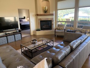 SKY LIGHT: Great Room