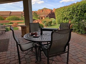 Outdoor dining and entertaining space