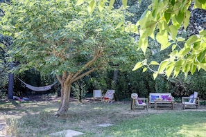 Jardin privatif, Maison des Voyageurs, Mas Saint-Gens, gĂźte de groupe Luberon