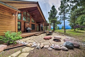 Exterior | Patio | Outdoor Dining | Gas Grill | Mountain Views