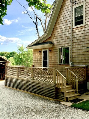 Large side deck with gas grill