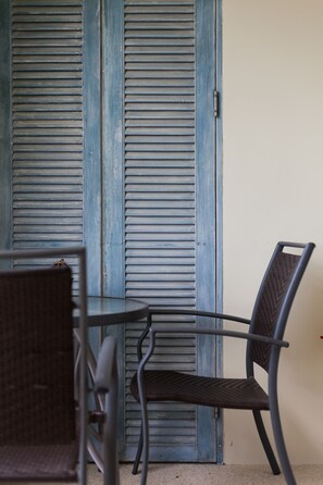 Away Baannubkluen  beachfront condo @ hu