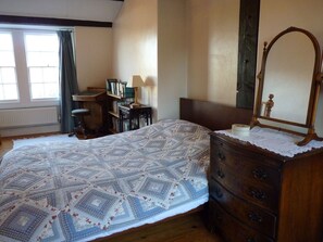 Attic bedroom 1