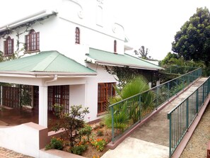 ASANTE GUEST HOUSE. MANZINI. ESWATINI.
YOUR WHEELCHAIR FRIENDLY ESTABLISHMENT