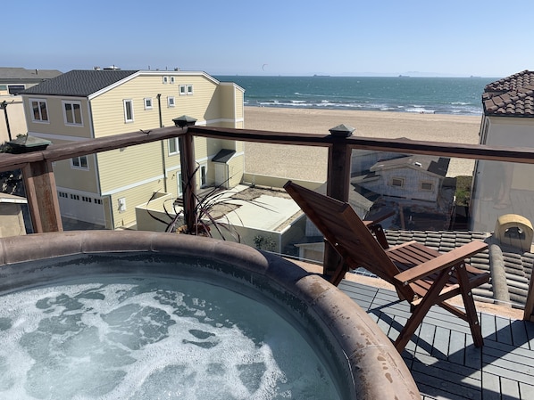 Private rooftop jacuzzi with view