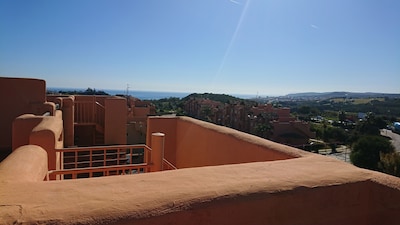 Casares del Sol Penthouse with 2 terraces - communal pool - nearby beaches  