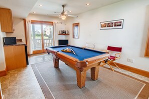 Surf-or-Sound-Realty-Triple-Fins-902-Game-Room-2