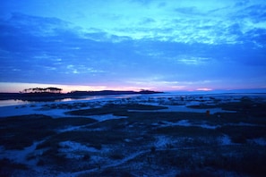 Enjoy these beutiful sunrises over the inlet and ocean!