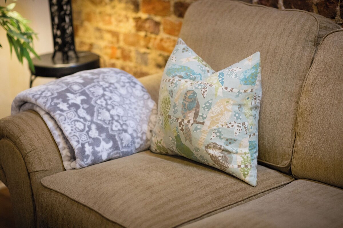 Urban LivingLoftDowntown-King Bed,Music-Walkable