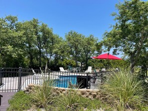 Beautiful natural landscape with shade trees - Rare !!