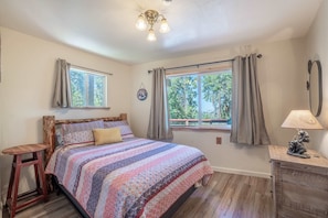 Bedroom 2 with double bed