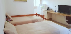 Twin-Bed Room 4