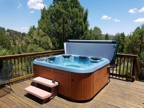A Hot tub property that sleeps up to 4 guests