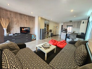 Grand Canapés et poufs
