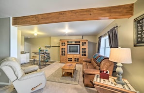 Living Area | Free WiFi | Cable TV | Queen Murphy Bed