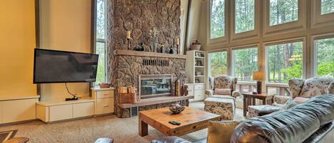 Pinetop-Lakeside Vacation Rental | 3BR | 1.5BA | 2,200 Sq Ft | Stairs Required