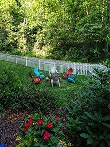 HIDDEN VALLEY RANCH! INCREDIBLE LOCATION! 1 MILE TO DOWNTOWN GATLINBURG!PETS OK!