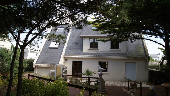 maison coté jardin et plage