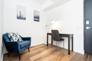 Furnishings patterns/colors/styles and unit views may vary.