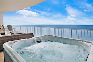 Bain à remous extérieur