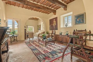 Furniture, Wall, Flooring, Interior Design, Floor, Ceiling, Chair, Lighting, Living Room, Table
