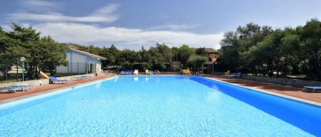 Piscina con acqua di mare