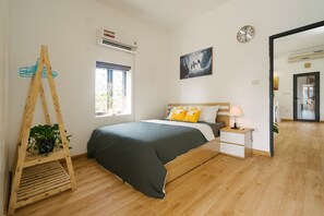 Bedroom 1 - Romantic and natural style.