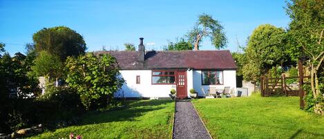 Front View of Cottage 