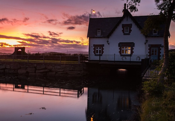 Sea Lodge Holiday Home, Boathouse Holiday Accommodation Available in Bantry, West Cork, Ireland