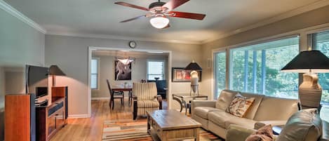 Austin Vacation Rental | 2BR | 2BA | 1,500 Sq Ft | Steps to Enter