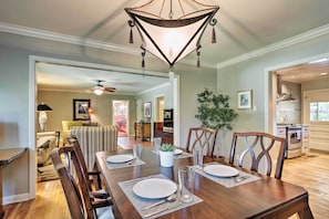 Dining Table | Dishware & Flatware Provided