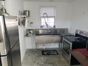full kitchen