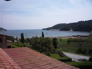 Vista para praia/oceano