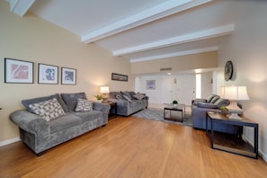Living Room | Queen Sleeper Sofa | Free WiFi
