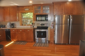 Large kitchen great for groups.