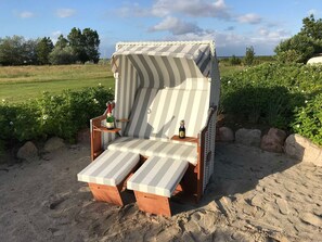 Strandkorb im Garten