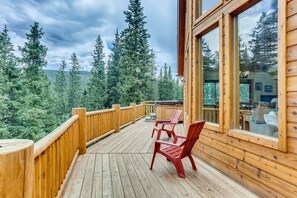Outdoor seating allows you to enjoy your morning/evening coffee surrounded by the beauty of the mountains just a few steps from the front door.