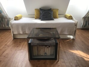 Wohnzimmer Schlafplatz (Einzelbett)