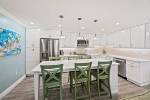 Kitchen & Dining Room