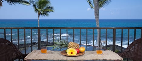 Absolute oceanfront lanai - year round sunset viewing.