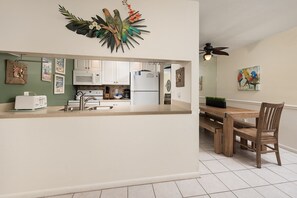 Dining & Kitchen